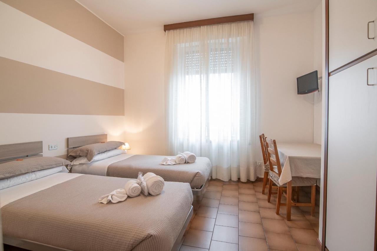 Residenza Miola Aparthotel Saronno Exteriör bild