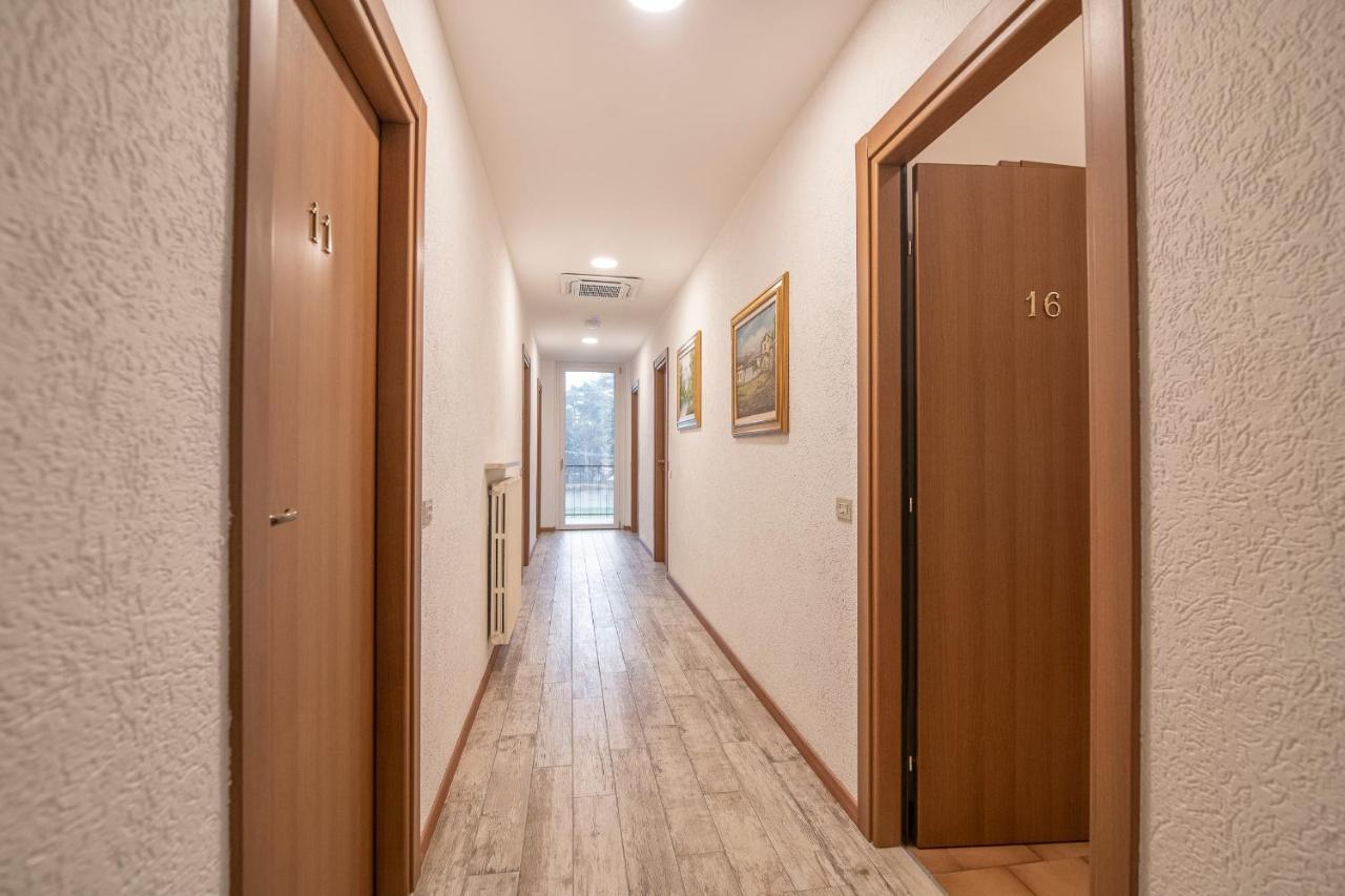 Residenza Miola Aparthotel Saronno Exteriör bild