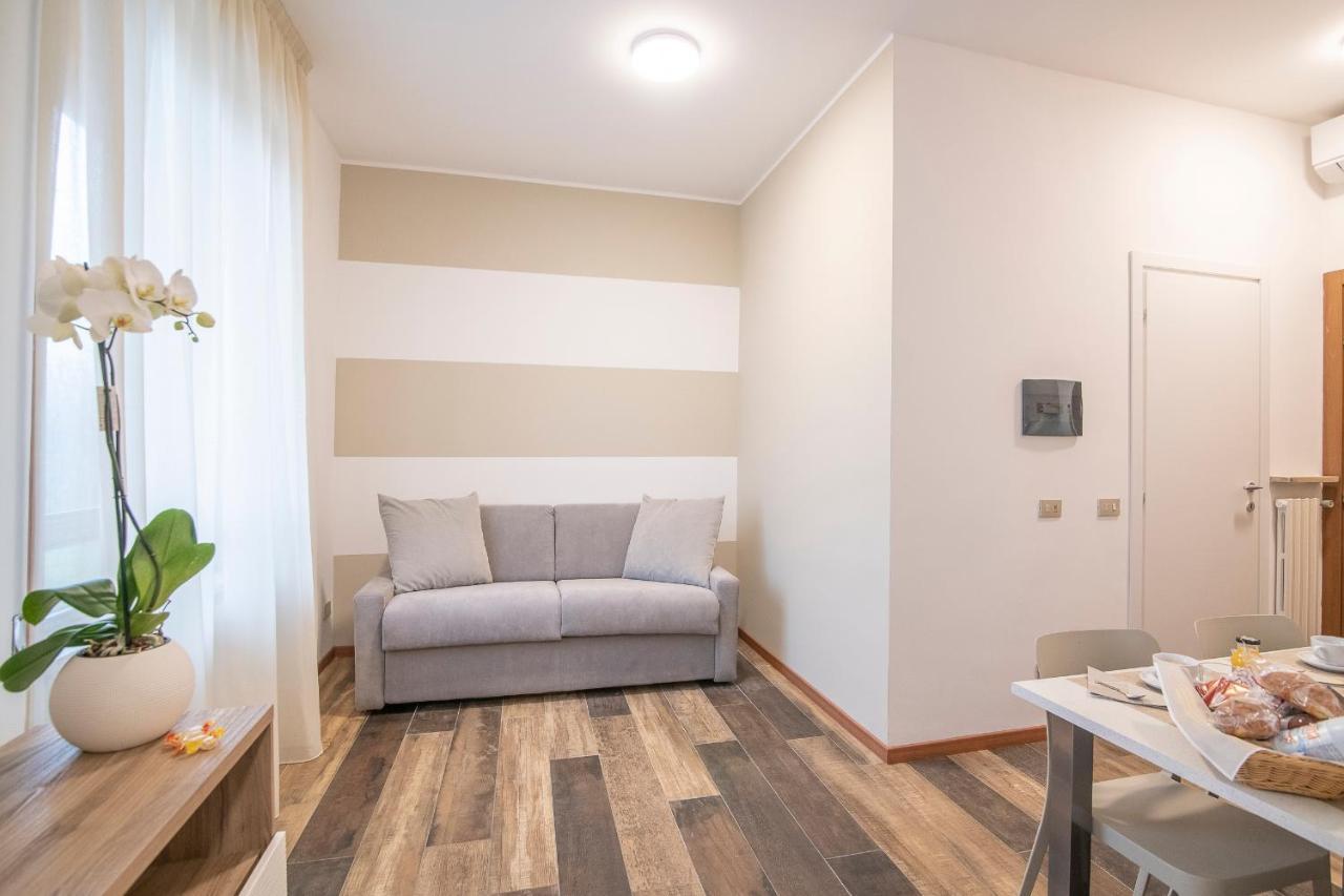 Residenza Miola Aparthotel Saronno Exteriör bild
