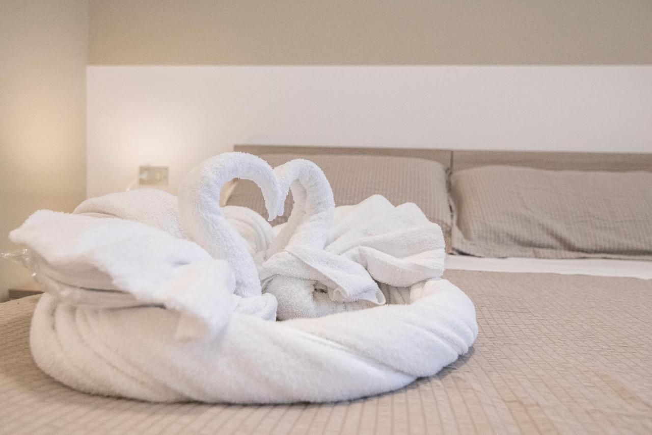 Residenza Miola Aparthotel Saronno Exteriör bild