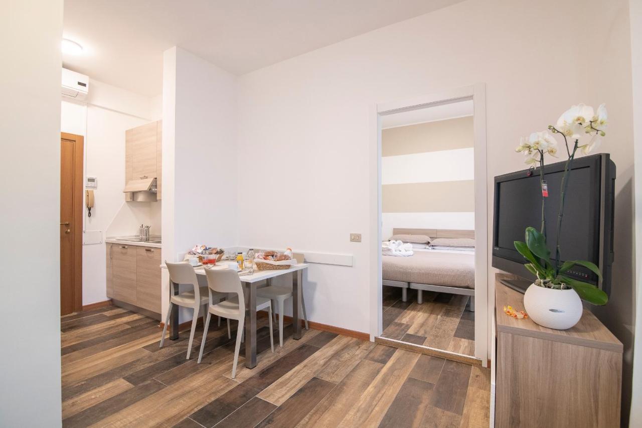 Residenza Miola Aparthotel Saronno Exteriör bild