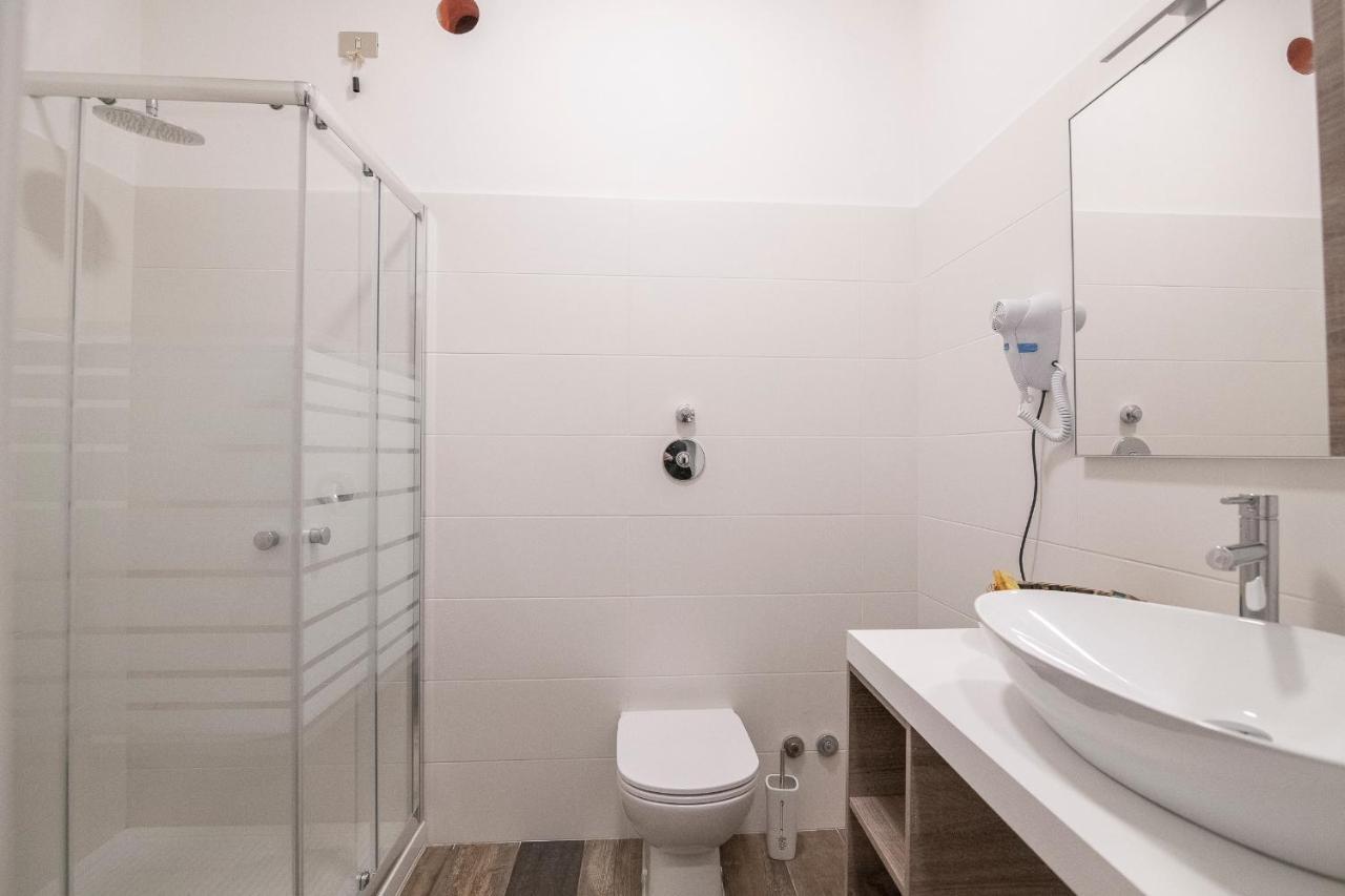 Residenza Miola Aparthotel Saronno Exteriör bild