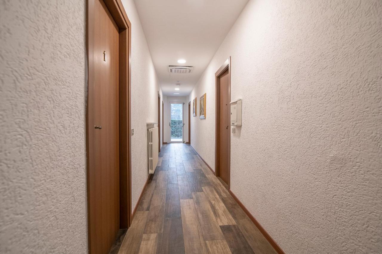 Residenza Miola Aparthotel Saronno Exteriör bild