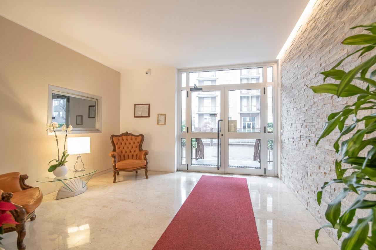 Residenza Miola Aparthotel Saronno Exteriör bild