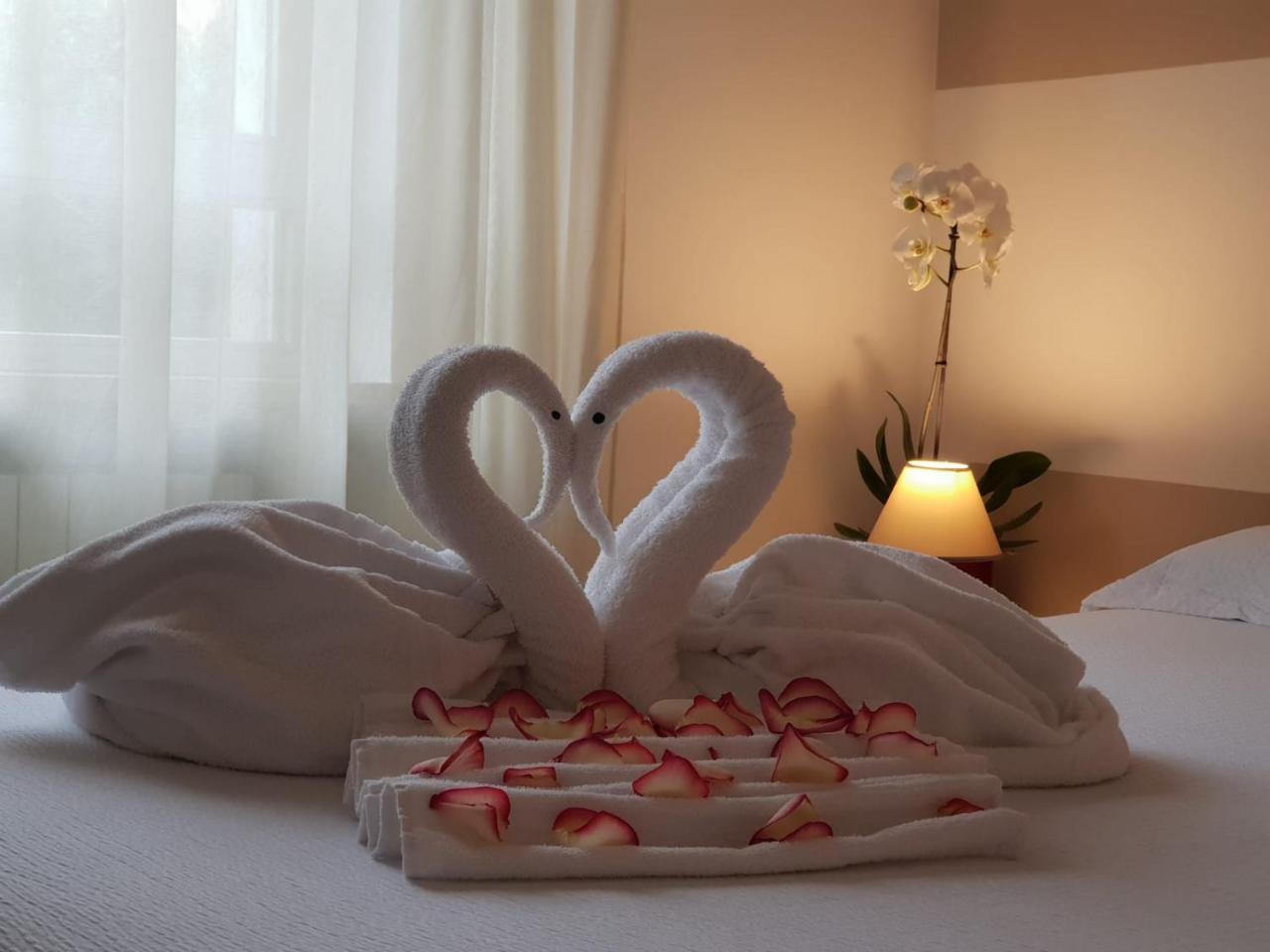 Residenza Miola Aparthotel Saronno Exteriör bild